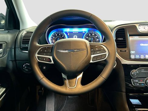 Used 2023 Chrysler 300 Touring w/ Sport Appearance Package RWD image 21