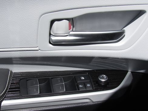 Used 2026 Toyota Sienna XSE AWD/4WD image 41