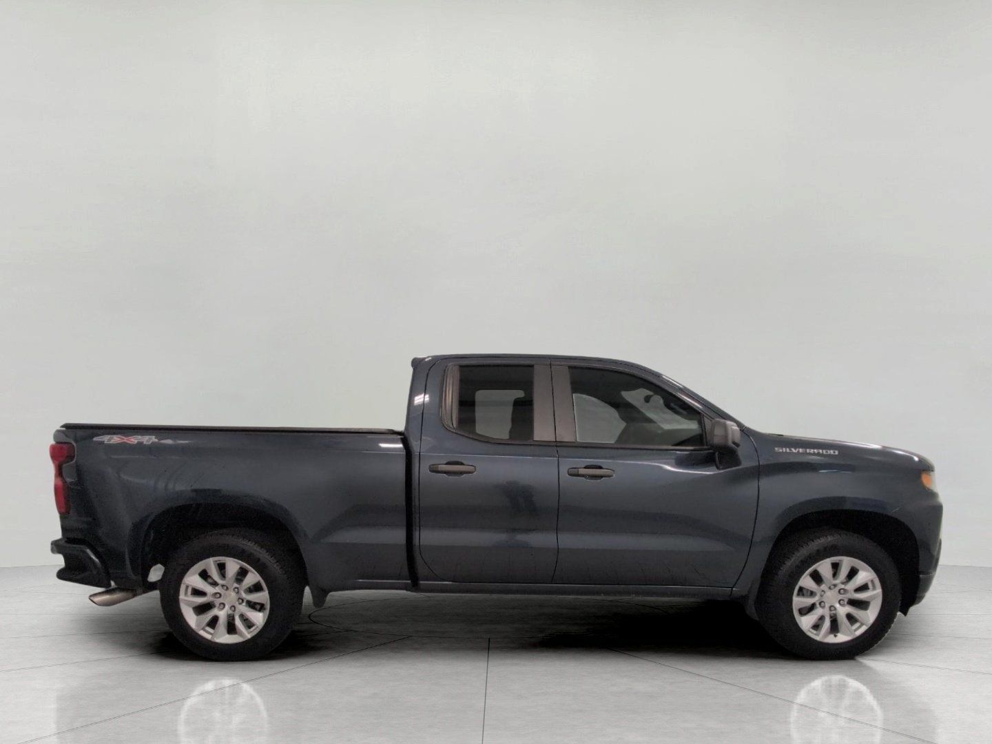 Used 2019 Chevrolet Silverado 1500 Custom w/ Custom Value Package AWD/4WD image 11
