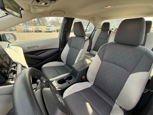 Used 2023 Toyota Corolla LE FWD image 9