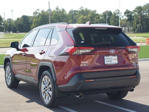 Used 2025 Toyota RAV4 XLE Premium image 15