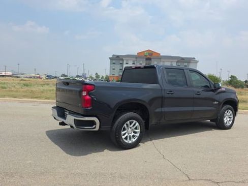 Used 2024 Chevrolet Silverado 1500 LT w/ Z71 Off-Road Package AWD/4WD image 6