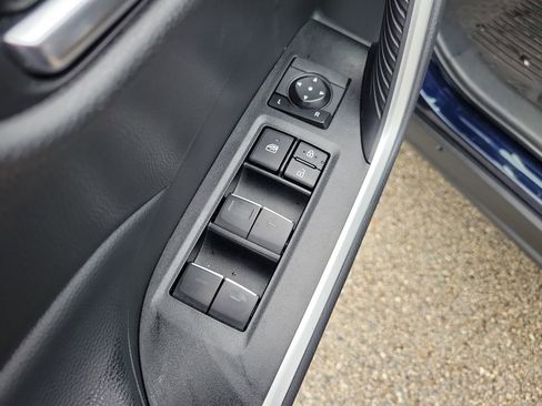 Used 2025 Toyota RAV4 XLE w/ Convenience Package image 15