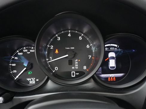 Certified 2026 Porsche Macan image 19