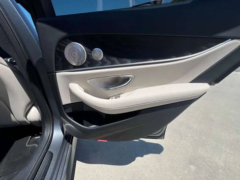 Used 2022 Mercedes-Benz E 350 Sedan image 31