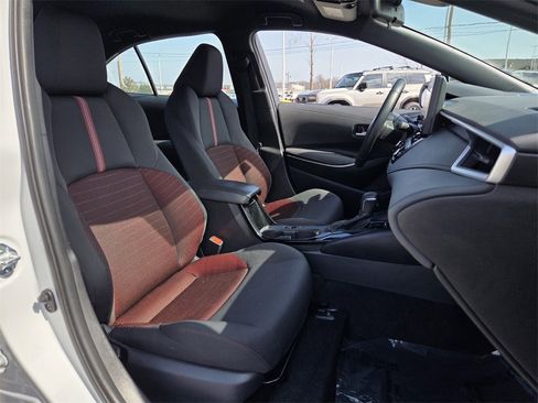 Used 2025 Toyota Corolla SE image 13