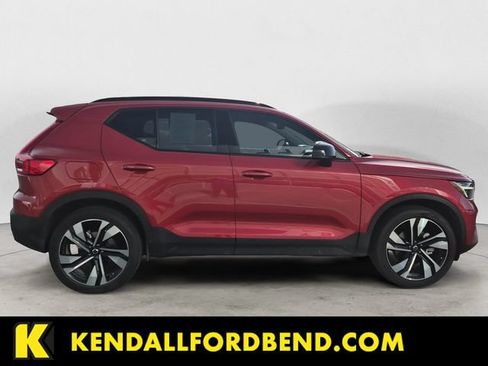 Used 2025 Volvo XC40 B5 Plus w/ Protection Package Premier AWD/4WD image 6