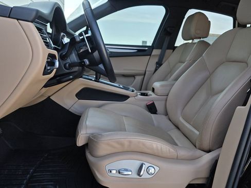 Used 2024 Porsche Macan image 21