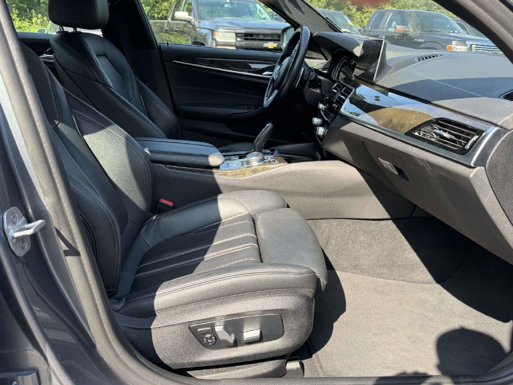 Used 2019 BMW 530i xDrive w/ Premium Package AWD/4WD image 15