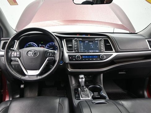 Used 2019 Toyota Highlander Limited Platinum image 37