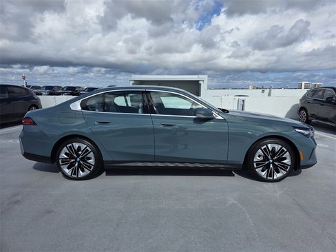 New 2026 BMW 530i 530i image 3