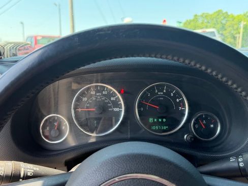 Used 2017 Jeep Wrangler Unlimited Sport w/ Quick Order Package 24S AWD/4WD image 18