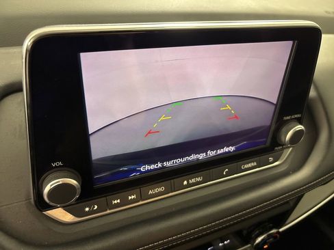 Used 2024 Nissan Rogue SV FWD image 30