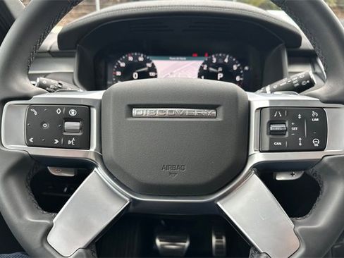 Certified 2024 Land Rover Discovery Dynamic SE image 23
