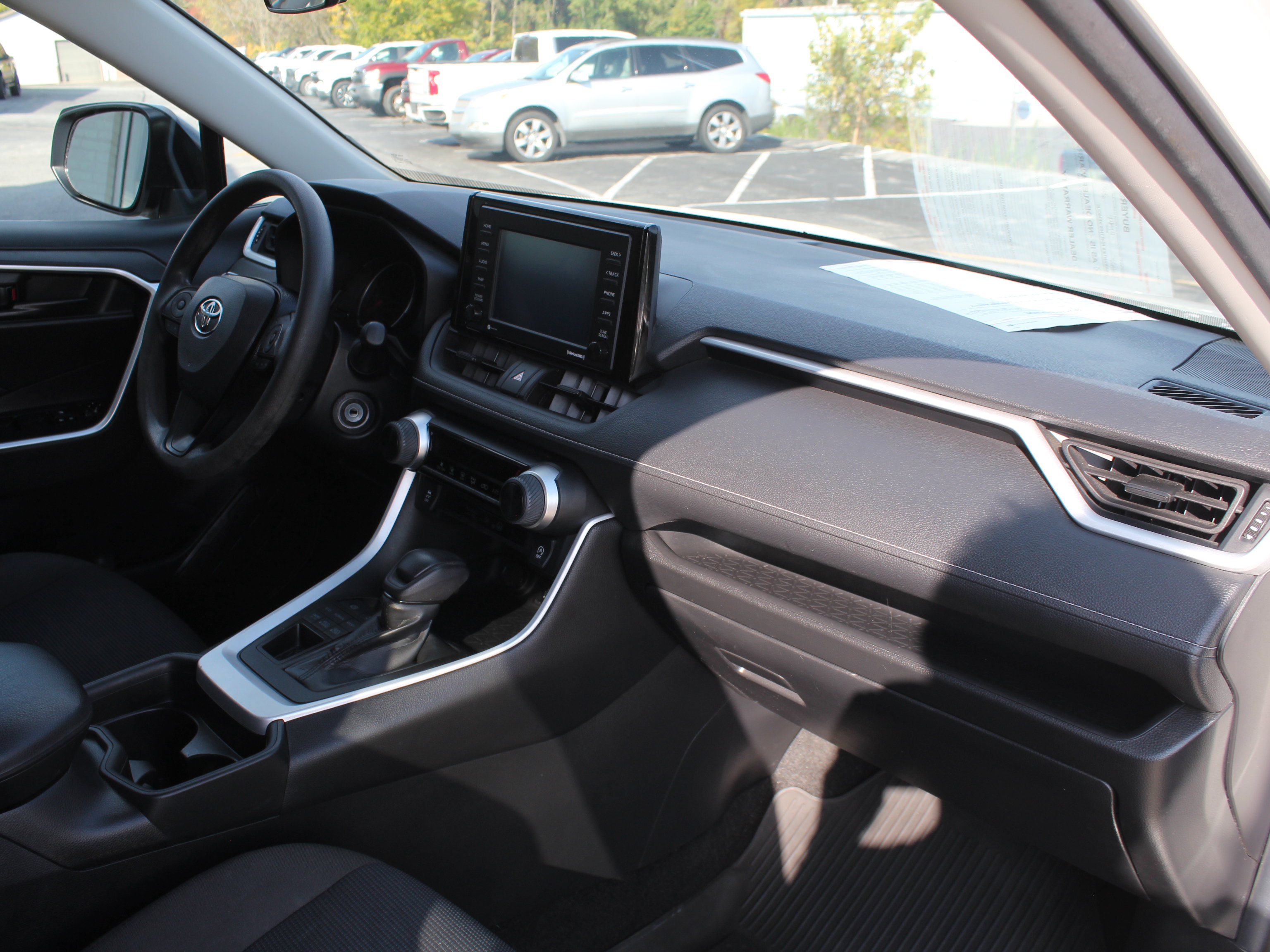 Used 2021 Toyota RAV4 LE AWD/4WD image 26