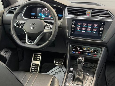 Used 2022 Volkswagen Tiguan SE R-Line AWD/4WD image 13