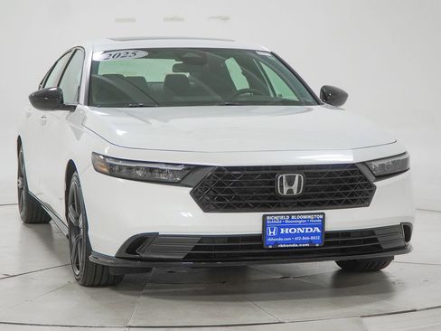Used 2025 Honda Accord Sport image 15