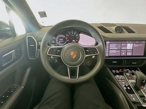Used 2021 Porsche Cayenne Coupe AWD/4WD image 11