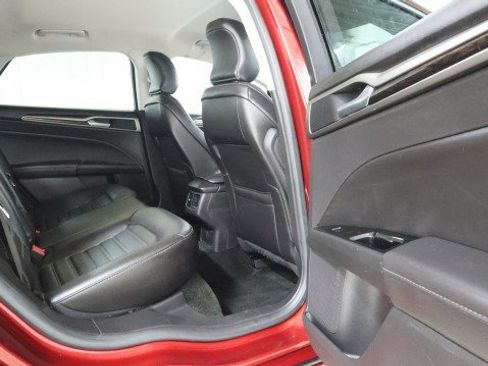 Used 2016 Ford Fusion SE w/ Equipment Group 202A FWD image 11