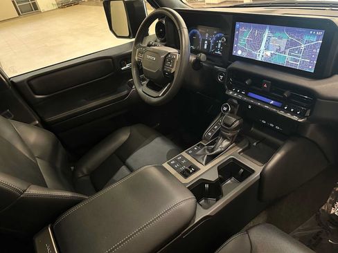 Used 2025 Toyota Land Cruiser AWD/4WD image 31