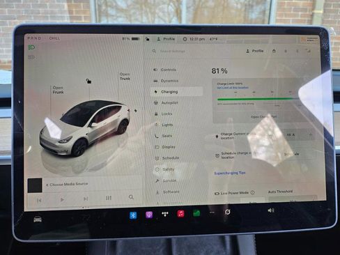 Used 2025 Tesla Model Y Long Range image 44