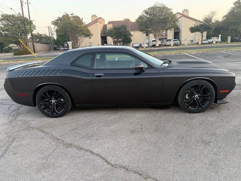 Used 2021 Dodge Challenger R/T image 5
