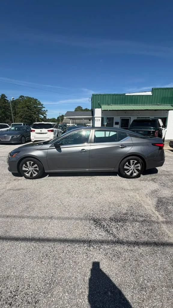 Used 2024 Nissan Altima 2.5 S FWD image 7