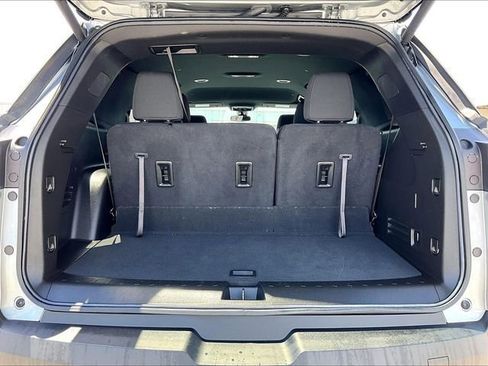 Used 2023 Chevrolet Traverse LT AWD/4WD image 30