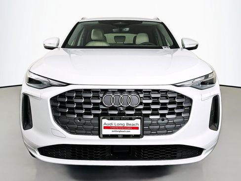 Used 2025 Audi Q5 Premium w/ Convenience Package AWD/4WD image 2