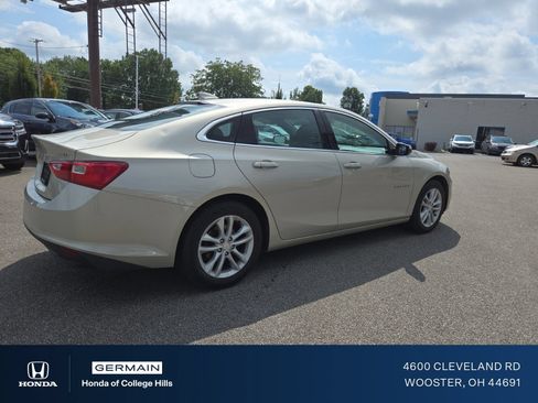 Used 2016 Chevrolet Malibu LT FWD image 12
