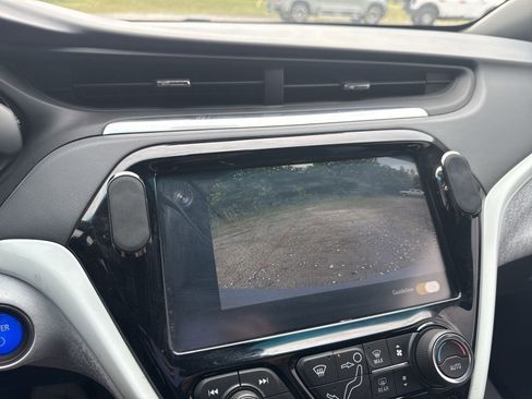 Used 2021 Chevrolet Bolt LT FWD image 20