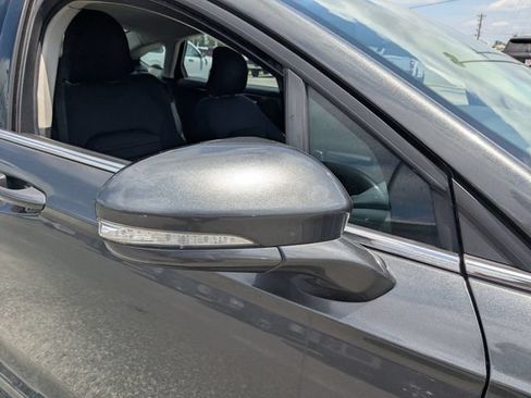 Used 2015 Ford Fusion SE w/ Equipment Group 201A FWD image 10