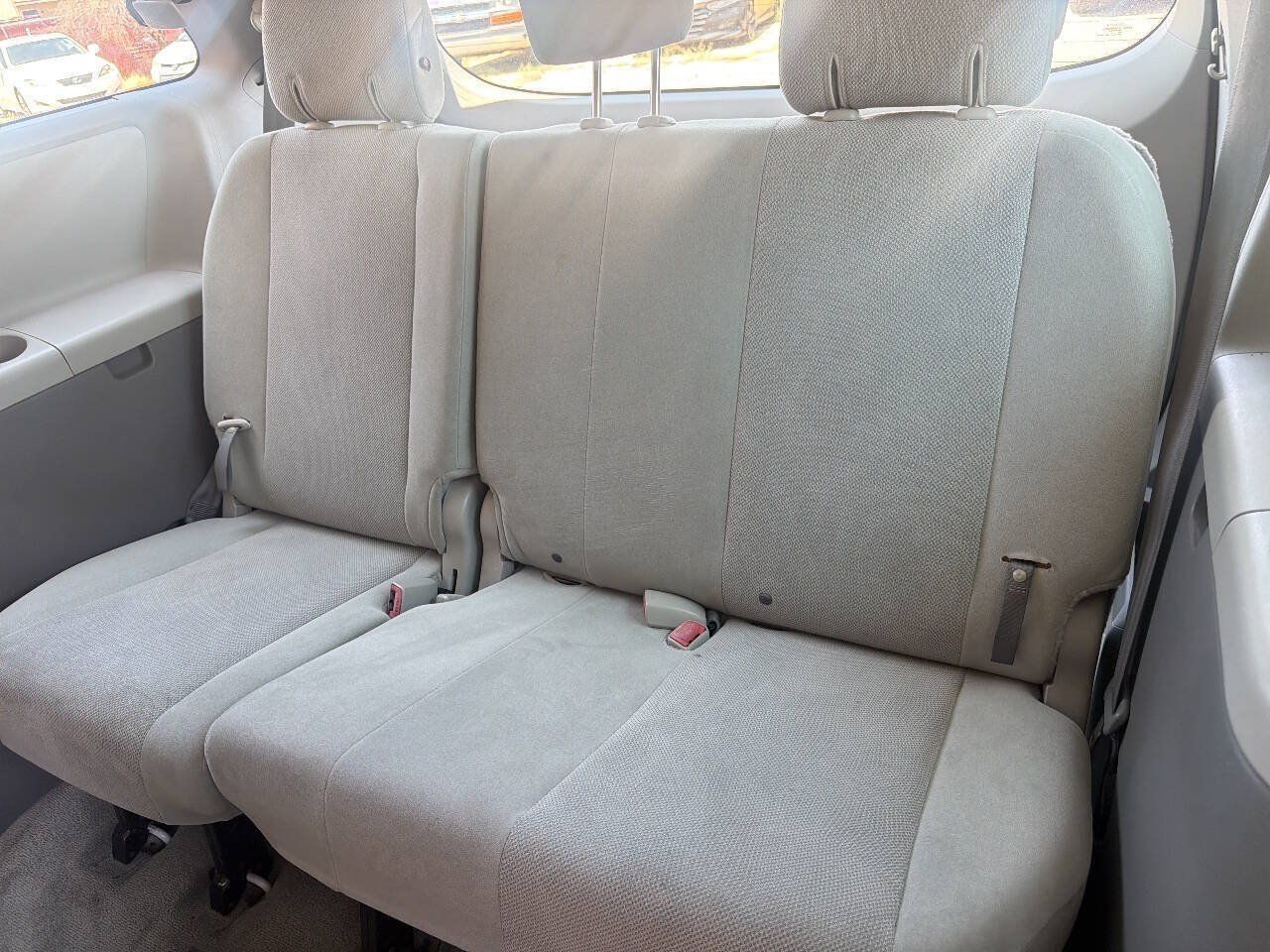 Used 2014 Toyota Sienna L FWD image 17