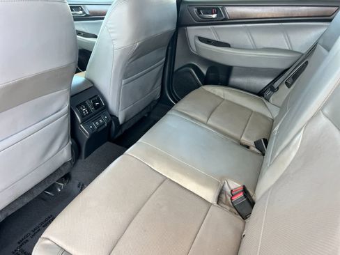 Used 2019 Subaru Outback 2.5i Limited AWD/4WD image 5