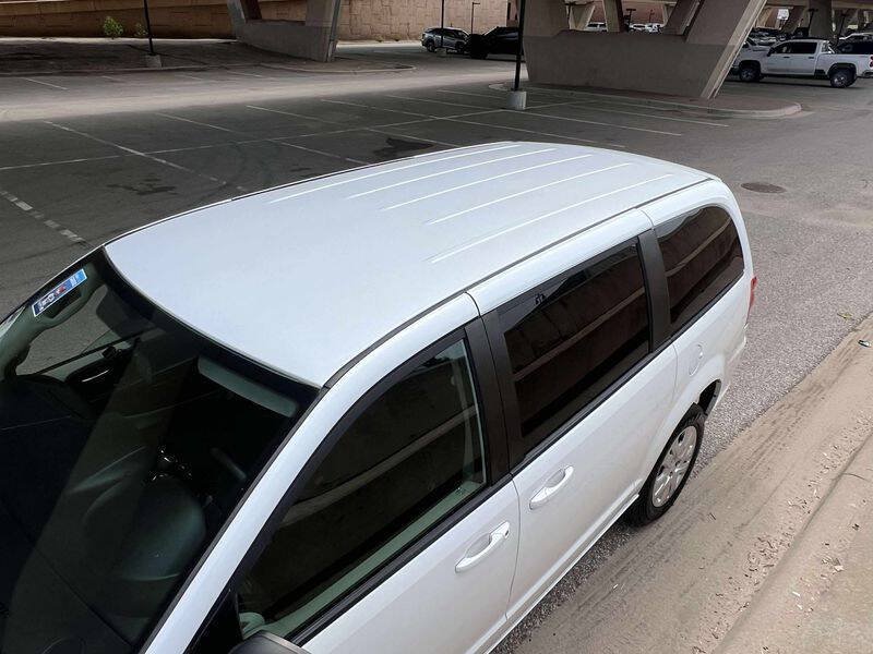 Used 2018 Dodge Grand Caravan SE FWD image 13