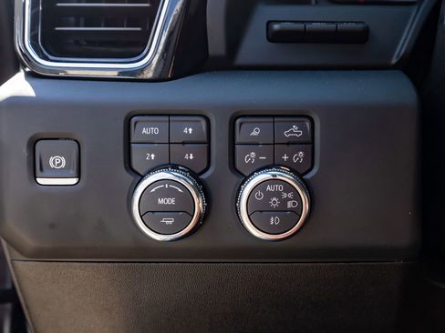 Used 2024 GMC Sierra 3500 Denali Ultimate AWD/4WD image 22