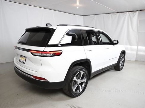 Used 2022 Jeep Grand Cherokee Limited 4xe AWD/4WD image 3