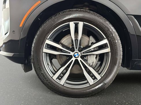 Used 2024 BMW X7 xDrive40i w/ M Sport Package AWD/4WD image 21