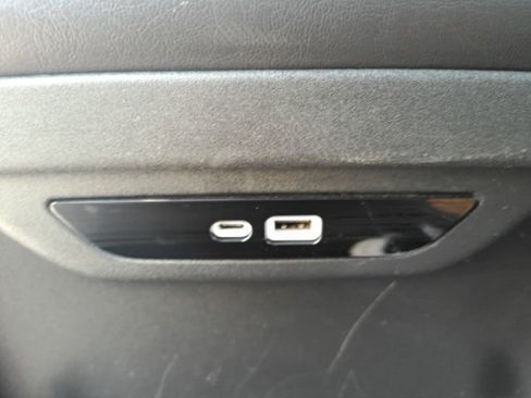 Used 2025 Chrysler Pacifica Select image 30