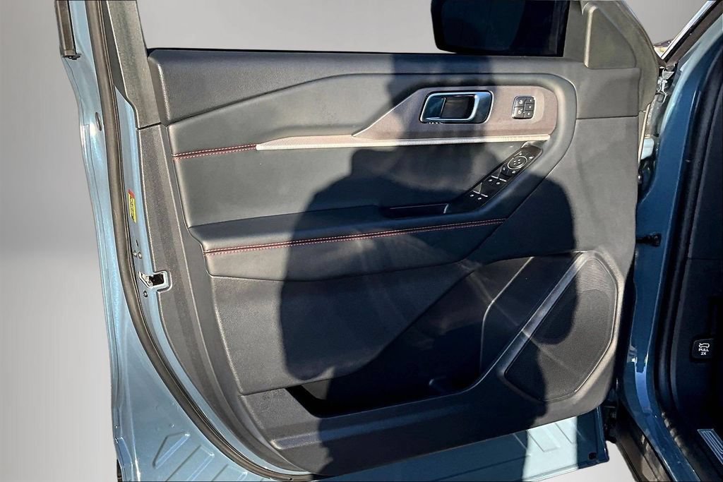 Used 2025 Ford Explorer ST-Line w/ Premium Package RWD image 19