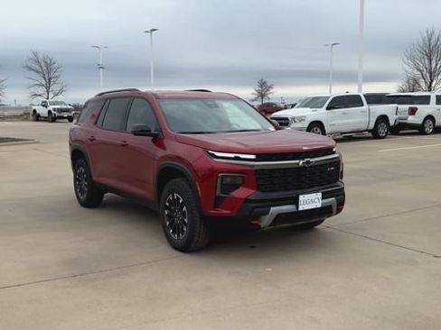 New 2026 Chevrolet Traverse Z71 w/ Enhanced Driving Package image 3