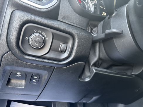 Used 2020 RAM 1500 Big Horn AWD/4WD image 18