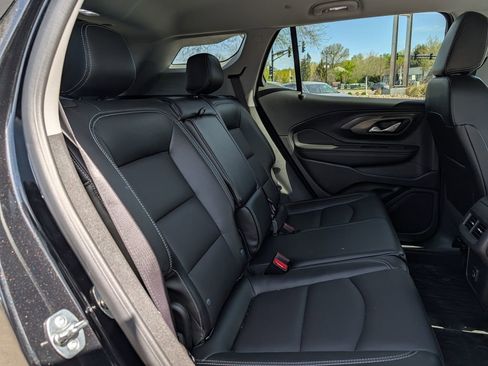 Used 2024 GMC Terrain SLT w/ Infotainment Package II AWD/4WD image 23