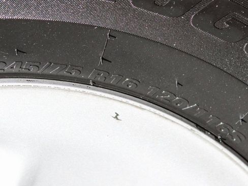 Used 2016 Chevrolet Express 2500 image 31