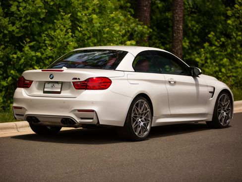 Used 2017 BMW M4 Convertible w/ Competition Package RWD image 28