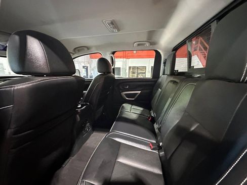 Used 2018 Nissan Titan PRO-4X w/ Pro-4x Convenience Package image 18