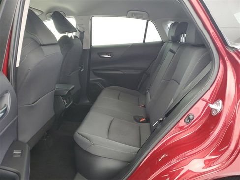 Used 2022 Toyota Venza LE image 14