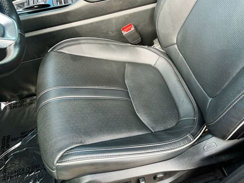 Used 2023 Honda Pilot Elite image 19