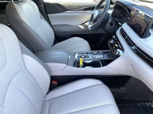 Certified 2026 INFINITI QX60 Luxe FWD image 10