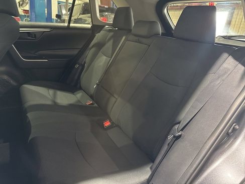 Used 2020 Toyota RAV4 LE image 29